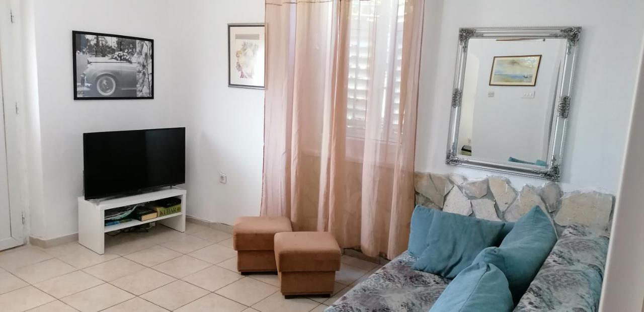 Olivera Apartments Pula Bagian luar foto